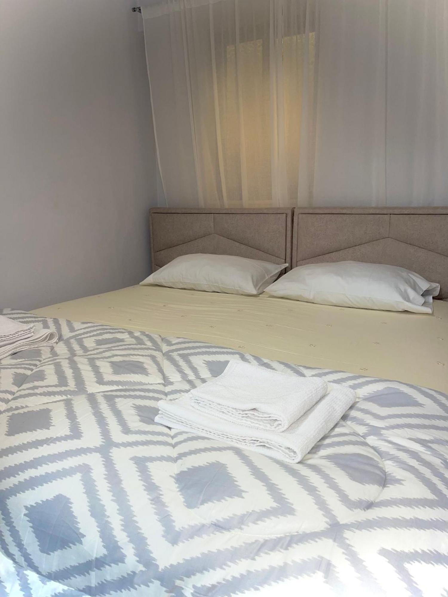 Citynest Apartments, 3-Minute Walk From The Skanderbeg Square Тирана Екстер'єр фото